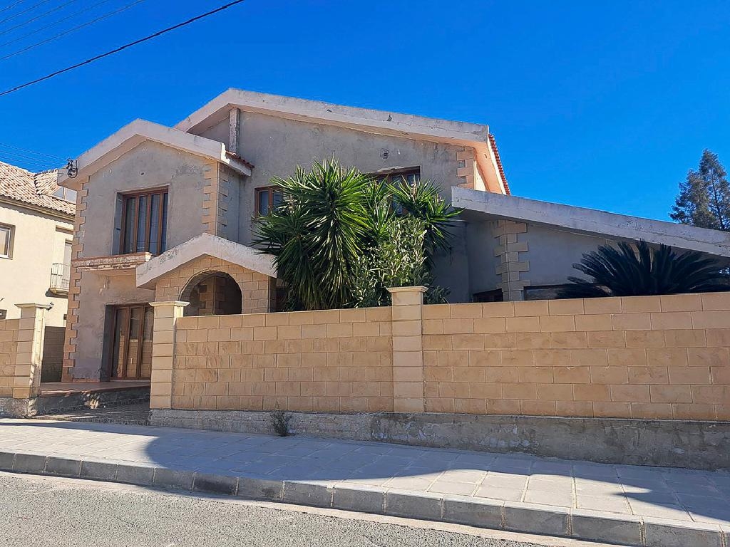 House in Agia Fylaxis - view 1