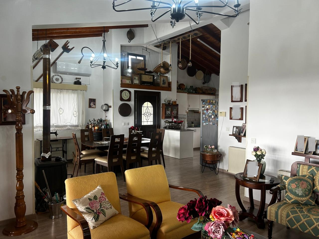 House in Apesia - view 1