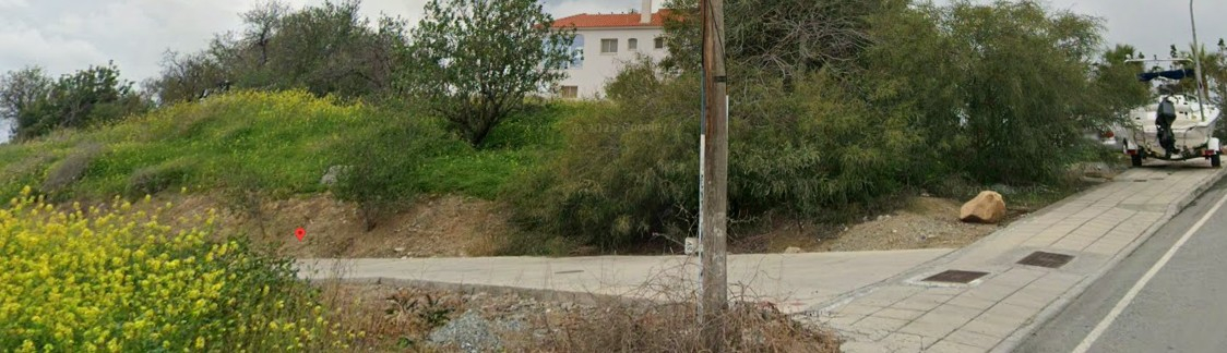 House in Moni - view 1